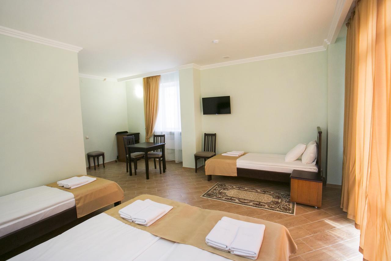 Hotel Acra Szuhumi Kültér fotó
